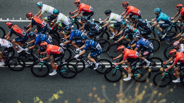 efex extends technology partnership with Santos Tour Down Under